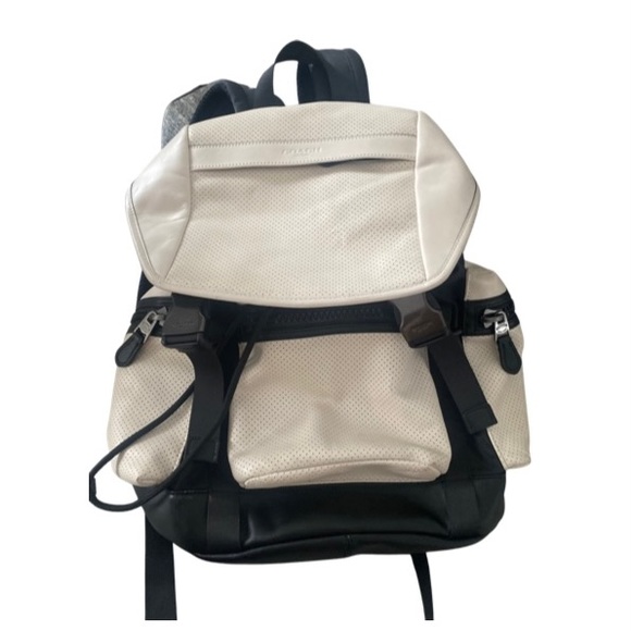 Coach Terrain backpack - Authentic. Pre owned like new - Picture 2 of 8